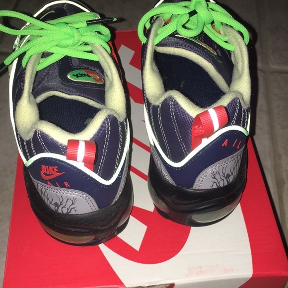 Nike, Junior sneakers, size 7 - Picture 3 of 5